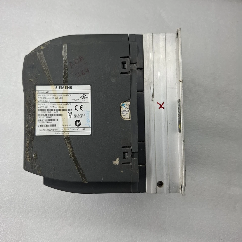 SIEMENS 6SL3210-5BB17-5UV0 SINAMICS V20 0.75HP FOR PARTS